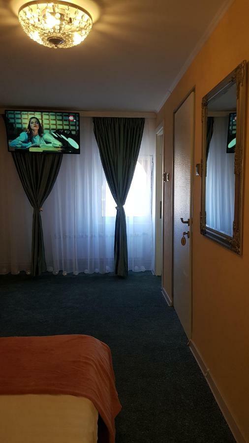 Art Boutique Central Тыргу-Жиу Экстерьер фото